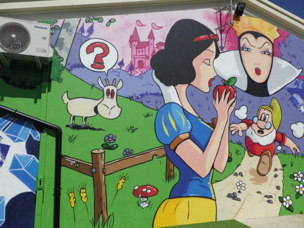 Photo de la fresque Blanche Neige.